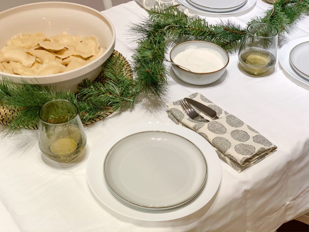 stół wigilijny, świąteczna zastawa stołowa IKEA