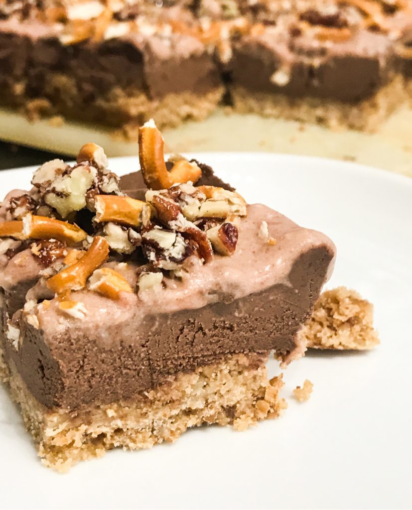 Ciasto czekoladowe z preclami – wegański przepis