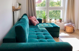 Butelkowo zielona kanapa do salonu